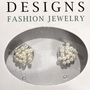 Pearl Cluster Stud Earrings